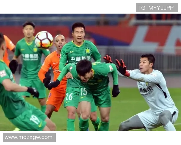 2012年国安与鲁能激战回顾：经典对决中的精彩瞬间与战术分析