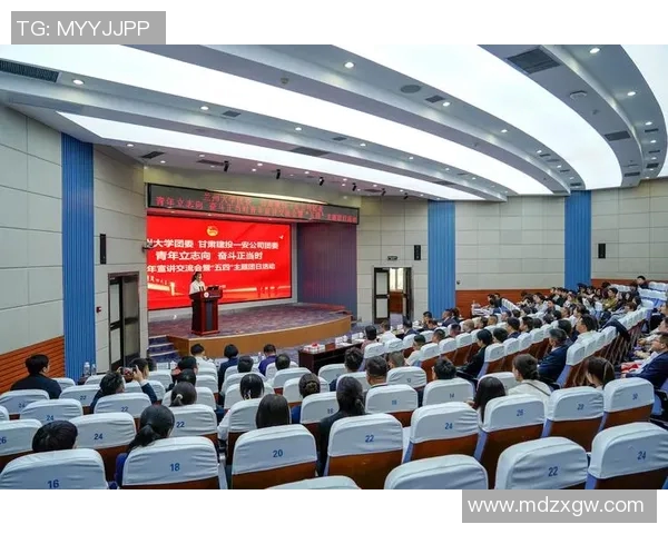 羽毛球场上的奋斗与梦想:陈娜的深度人生对话分享 羽毛球场上的奋斗与梦想:陈娜的深度人生对话分享